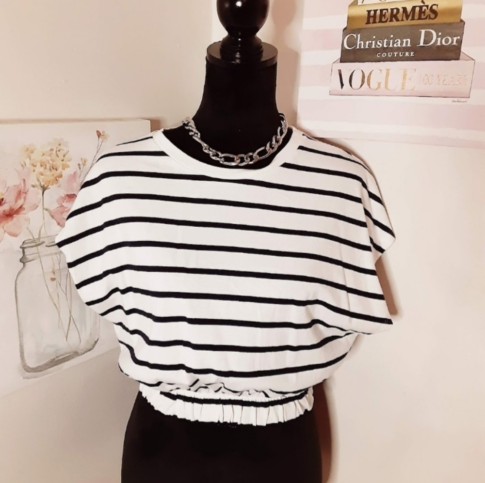 ZARA Short sleeve crop top